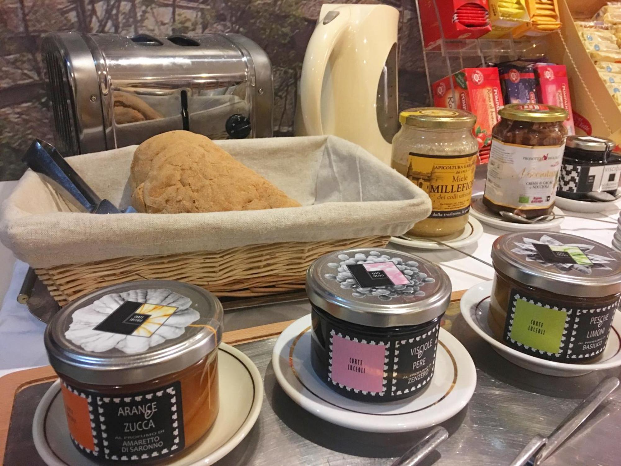 拉发耶罗酒店 乌尔比诺 外观 照片